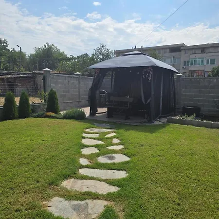 ゲストハウス Elion House 3*